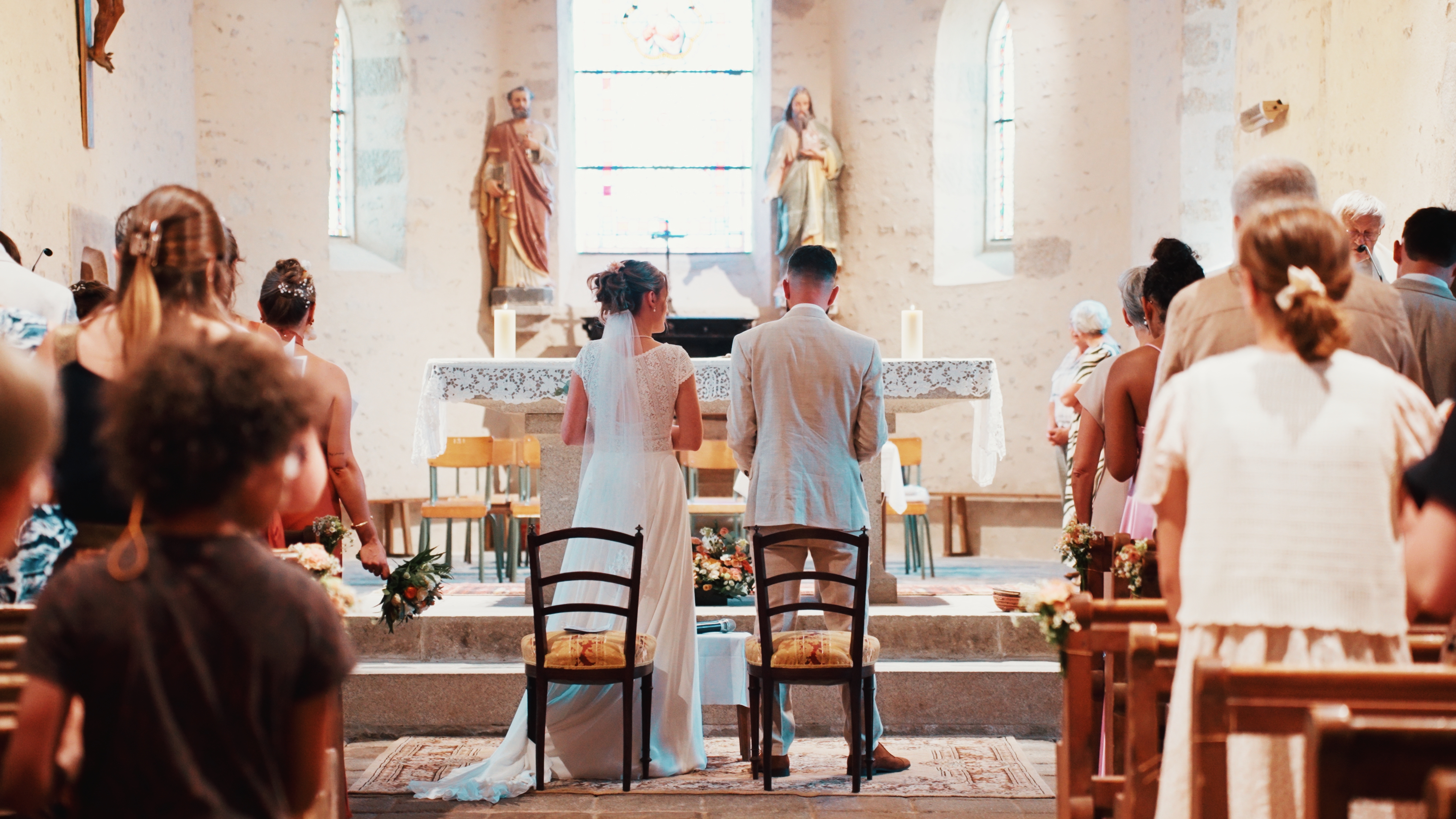 Entrée dans l'église